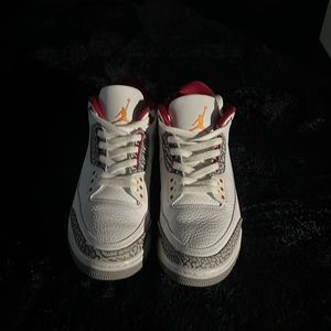 Mens Jordan’s size 9 red and white